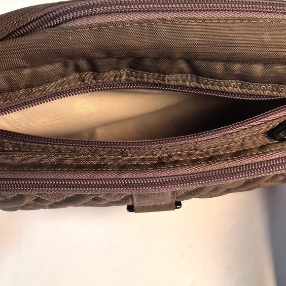 Lug Carousel- convertible cross body bag- tan - Picture 10 of 14